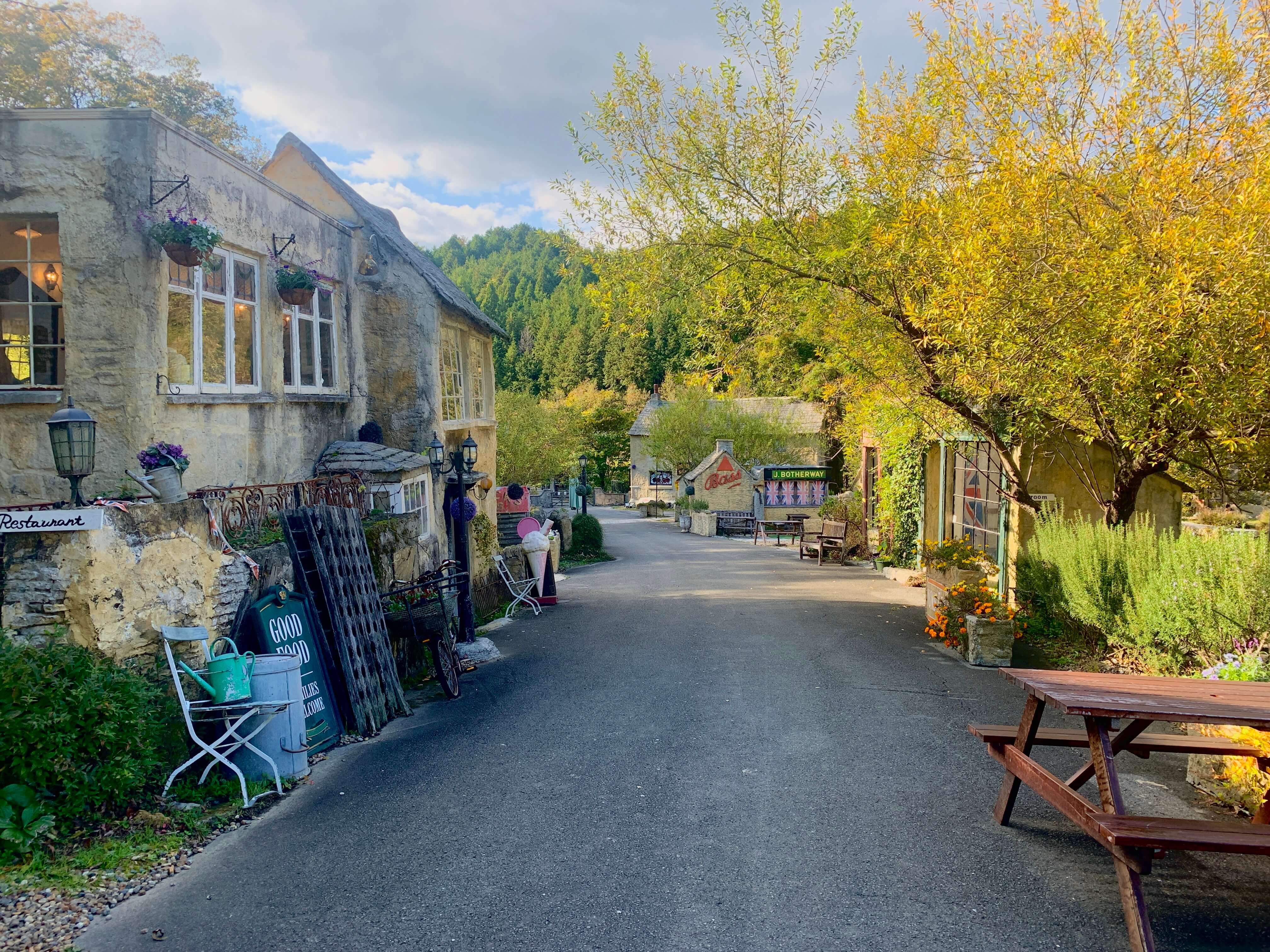 京都 イギリス 村