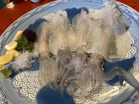 博多中洲_グルメスポット_河太郎_イカの活き造り