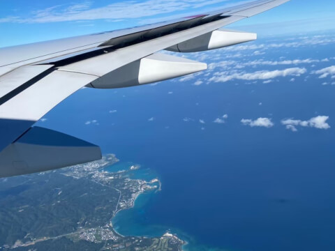 飛行機からの沖縄