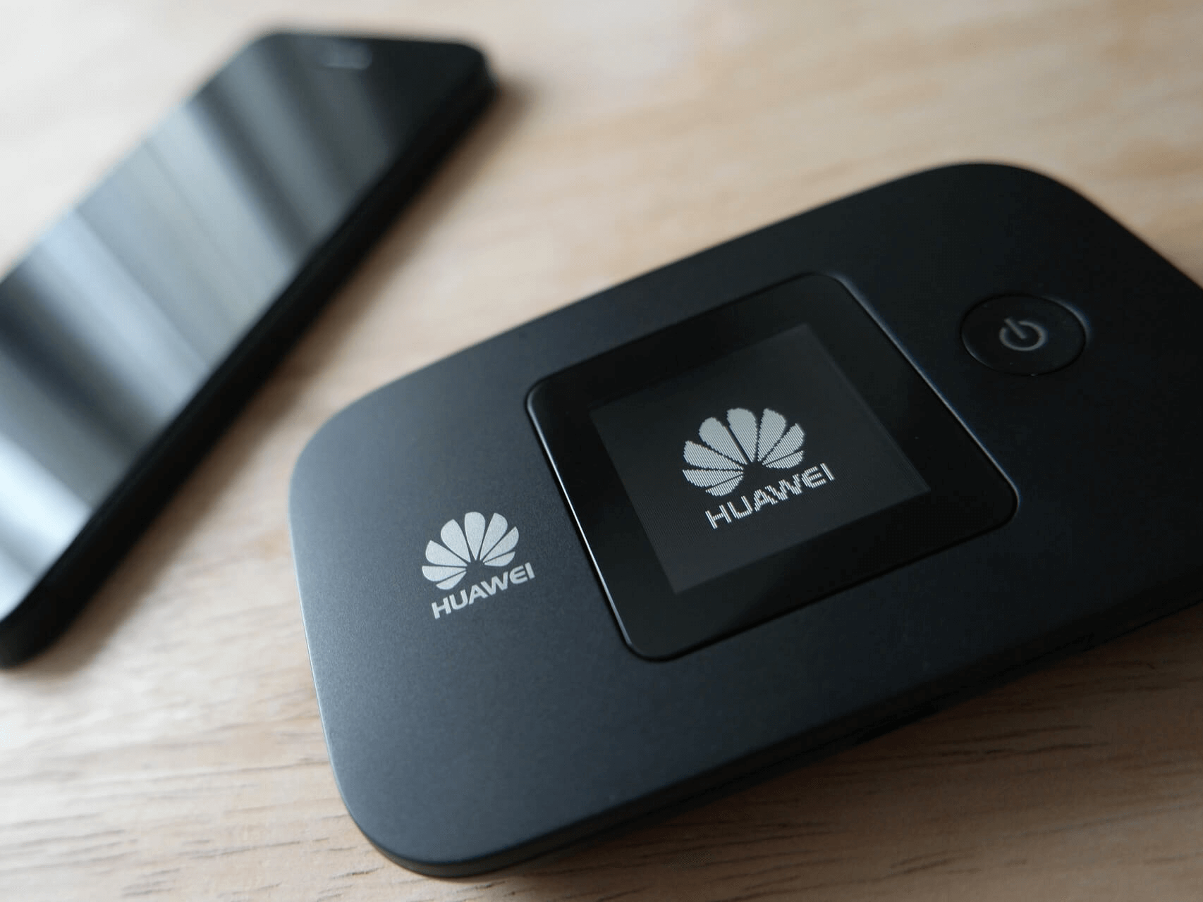 PC周辺機器HUAWEI SIMフリーモバイルwifiルーター（ポケットwifi)