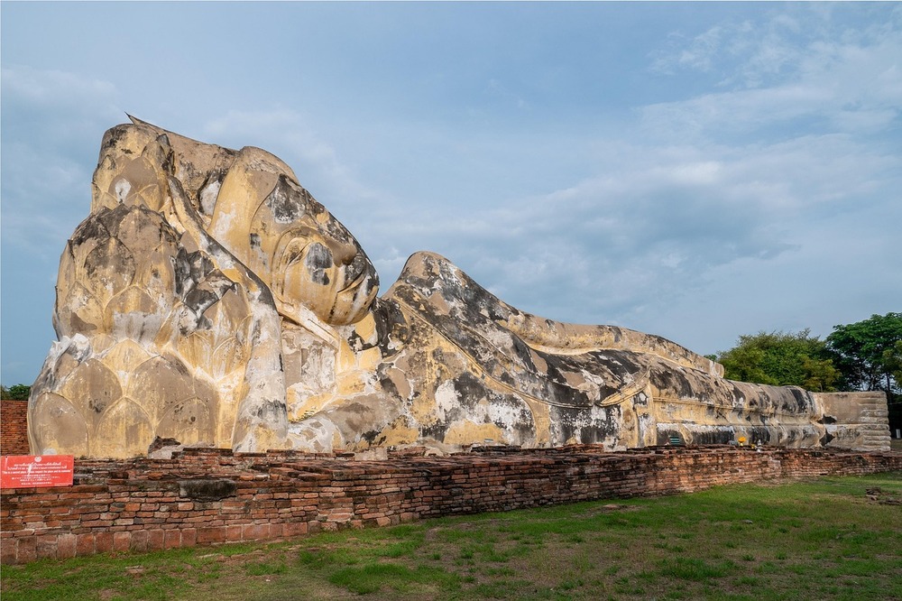 ワット・ロカヤ・スターラーム