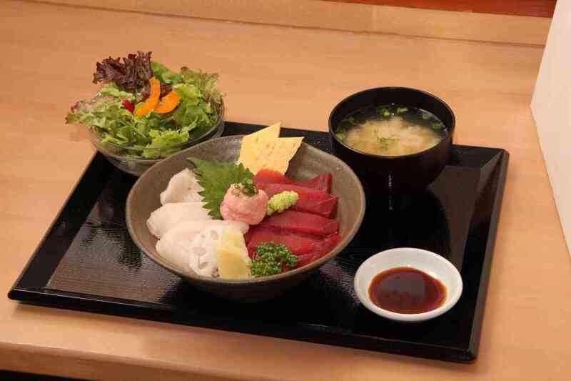 まぐろ丼 ぶんた