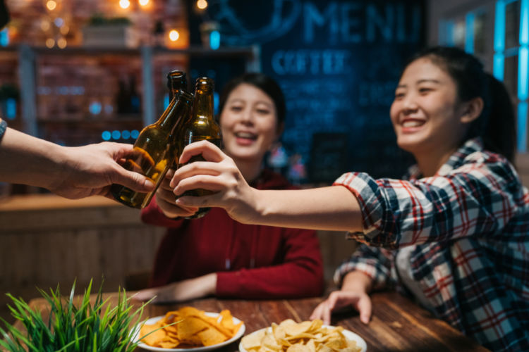 社員同士のコミュニケーションの重要性、飲みニケーションのメリット・デメリット、所要時間や一緒に飲む人などの飲みニケーションのあり方、さらにはお酒が仕事にイノベーションをもたらす例など、さまざまな事柄が明らかになった今回のバカルディ ジャパンの調査。働き方改革が進む中、「飲みニケーション」の効果については今後も注目ですね。