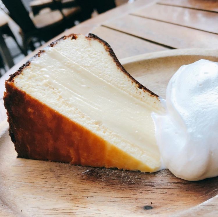 バスクチーズケーキとは?