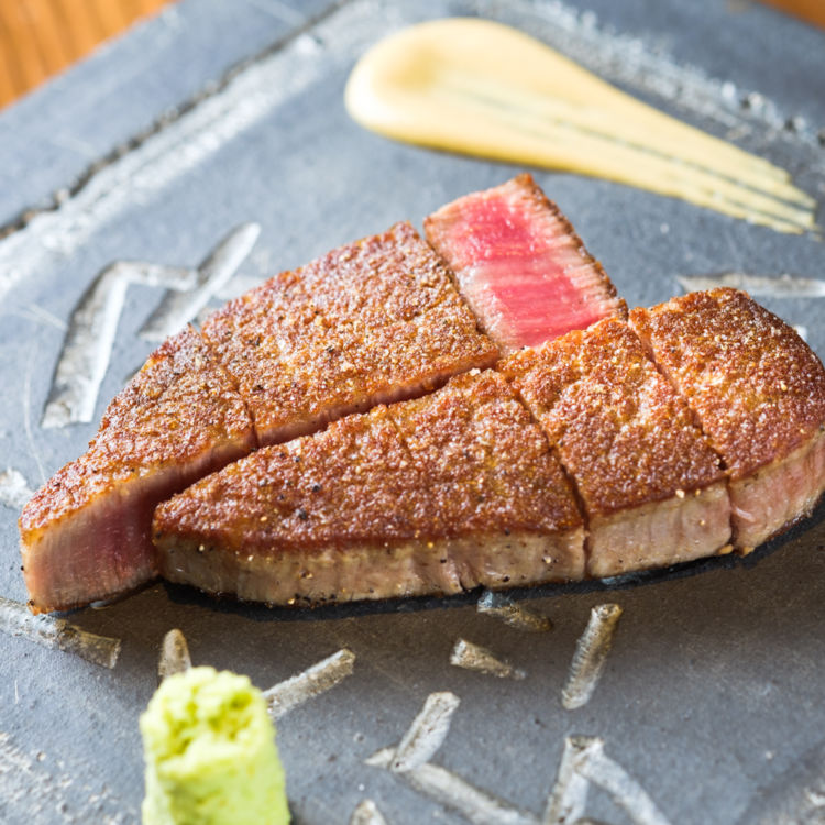 ほぼ原価で提供される最高級牛肉「シャトーブリアン」