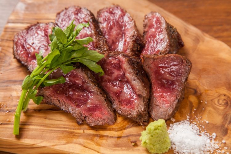 国産牛イチボのグリル 1,990円