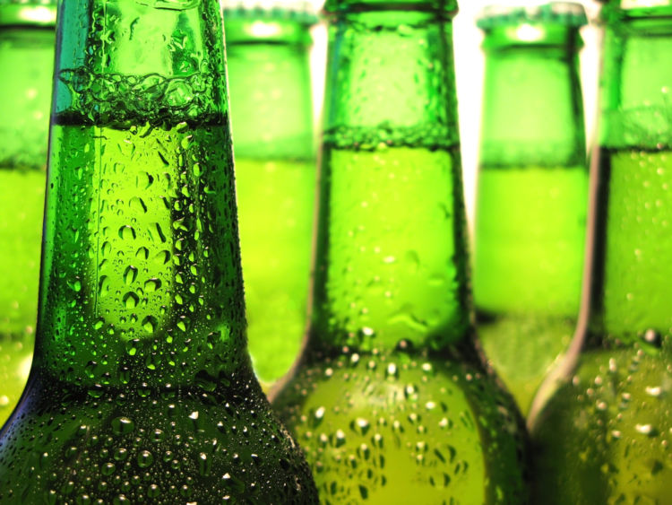 “緑の瓶”のビールと言えばこのブランド!