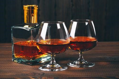 グラッパと同じ蒸溜酒のブランデーとの違いは?