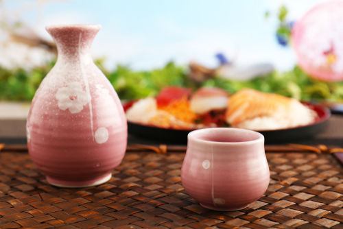 沖縄の「泡盛」ってどんなお酒? その定義と名前の由来