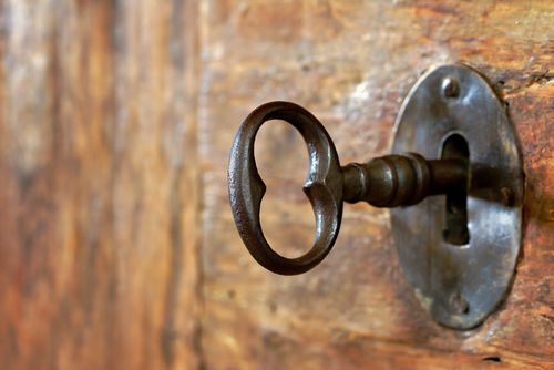 「Whisky」と「Whiskey」の違いは「Key(鍵)」にあり?
