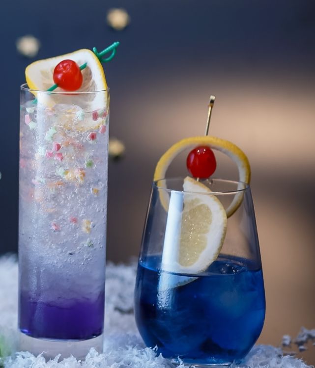 イヴ<パルフェタムールリキュール+ソーダ>、ファンタジー<バタフライピーティー+パッションフルーツシロップ+レモンジュース>★ノンアルコール