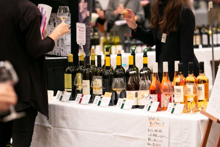 世界18ヵ国、約250種類のワイン・日本酒を一度に味わえる、魅惑のイベント