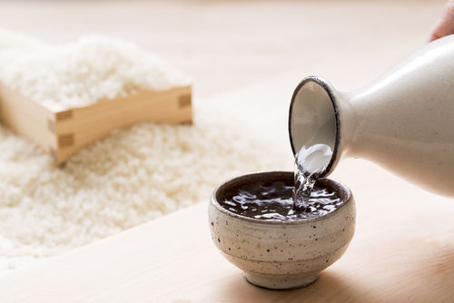「黒牛」は自家精米を和歌山の名水で仕込んだ純米酒