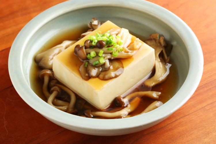 ほっとしたい夜のヘルシーおつまみに「きのこのあんかけ温やっこ」