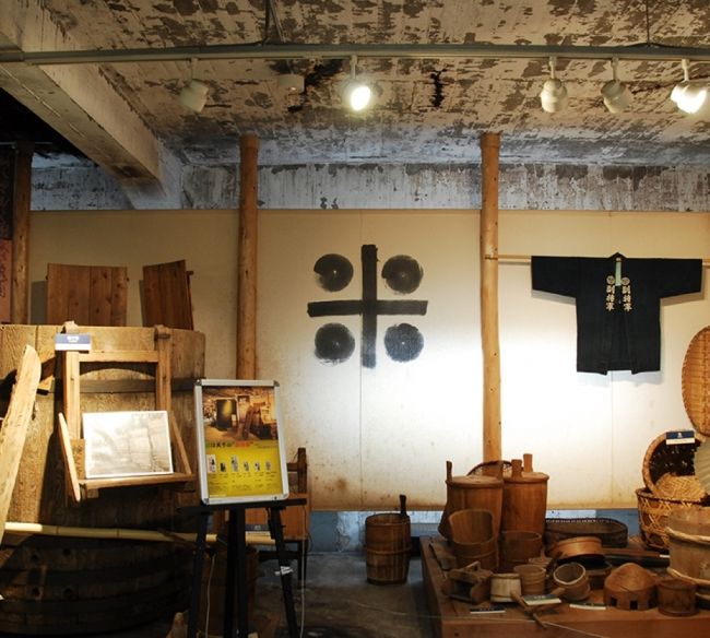 また、水戸市内にて観光酒蔵「別春館」を運営し、酒造りの道具や、同社の手がけた種類の数々を展示しています。