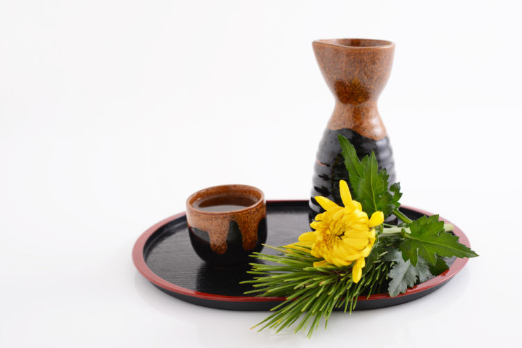 「菊酒」って知ってる? 古くから伝わる風情を知ろう【日本酒用語集】