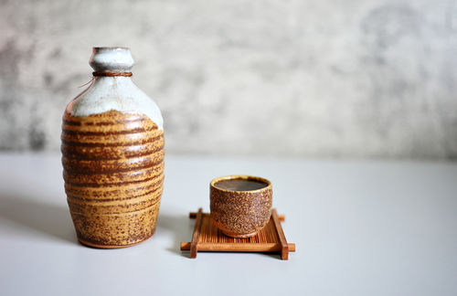 二階堂酒造が誇る伝説の麦焼酎「吉四六」の魅力
