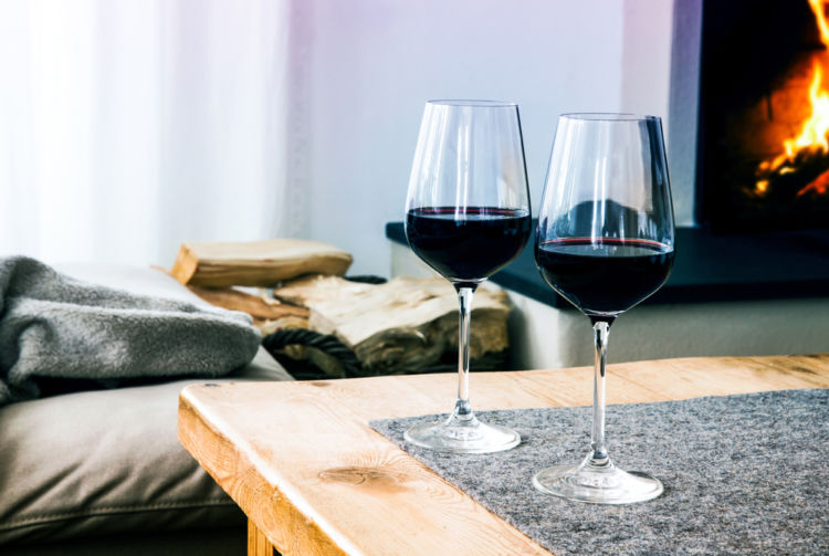 外出自粛の影響で広がる「家飲み」には、思わぬ不安も