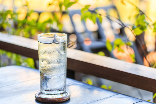 焼酎のアルコール度数はなぜ25度が多い?
