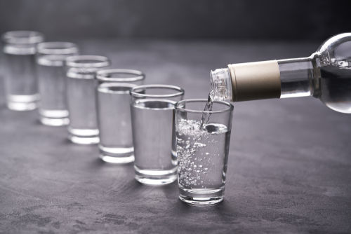 本格焼酎の種類は多彩! いろいろと試したくなる、変わり焼酎