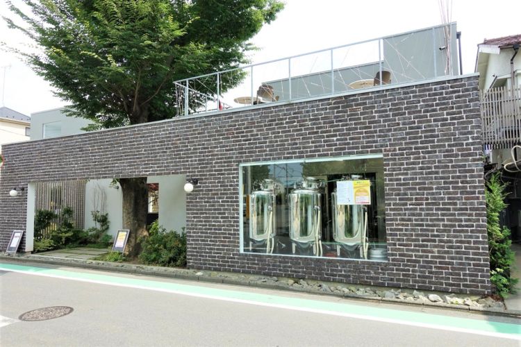 老舗酒屋が営むレストランを併設したブルワリー@東京・狛江『籠屋ブルワリー/たすく』