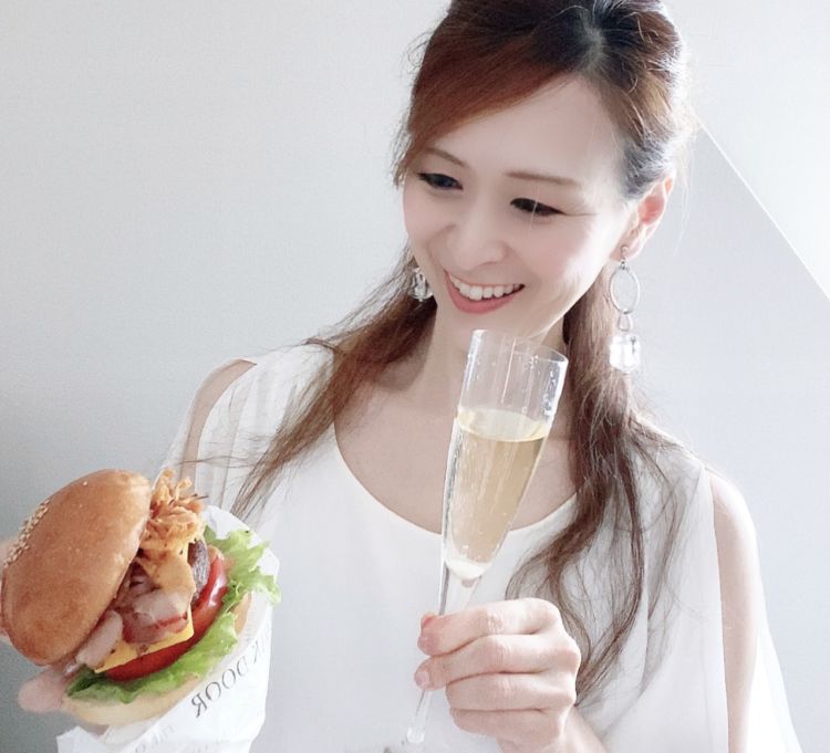 ハンバーガーとシャンパーニュをペアリング