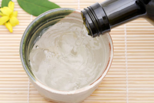 焼酎のパウチパックを瓶などに詰め替える利点