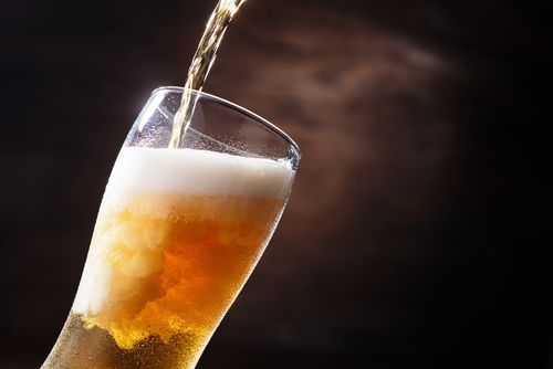 アウトドアのビールが盛り上がる便利グッズ