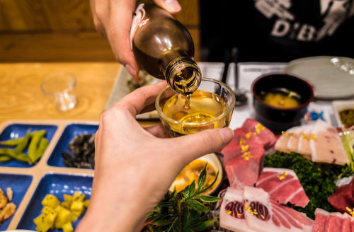 米焼酎には甘いものも合う? スイーツ系おつまみと、米焼酎の銘柄