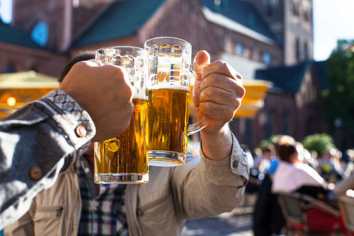 ビールは世界各国でどのようにたのしまれている?