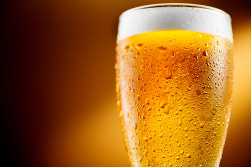 ビールがグラスでおいしく飲める理由