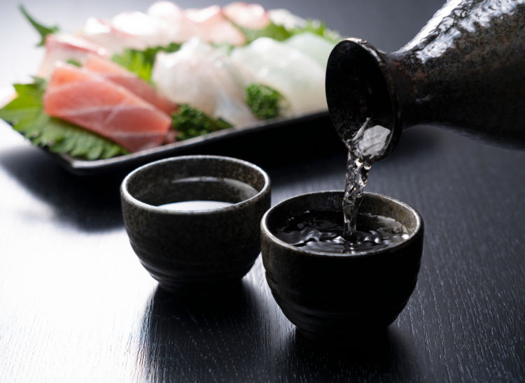 「酒の肴」の語源とは? 日本酒にはどんな「酒の肴」が