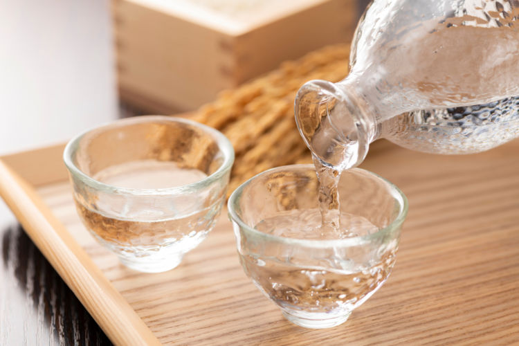 泡盛のアルコール度数ってどのくらい? 何度まであるの?