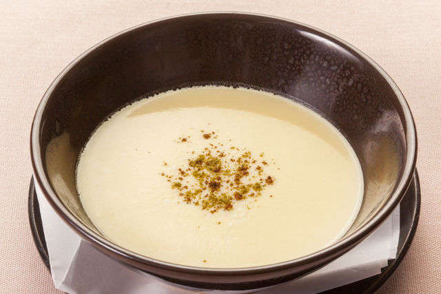 お出汁のおいしさを味わう茶碗蒸し