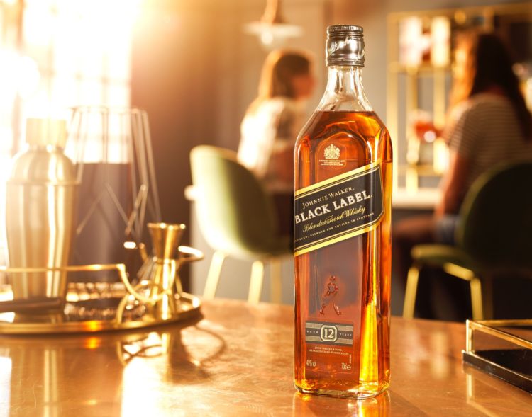 世界中で愛されているジョニーウォーカー!代表銘柄やおすすめの飲み方についてご紹介します