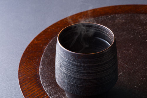 こだわりの甕壺仕込み「華奴」