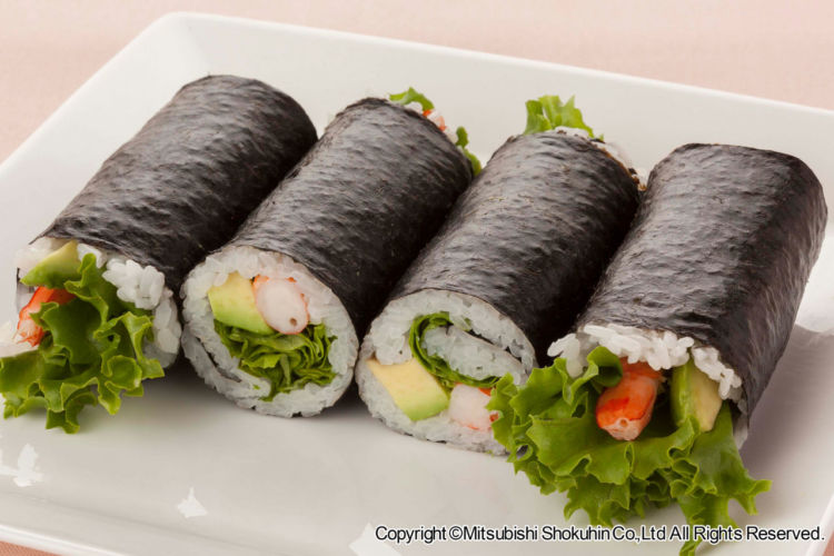 野菜の恵方巻きには、辛口のスパークリングワインを。レタスを使ったサラダ感覚のお料理には爽やかなスパークリング系を合わせましょう。