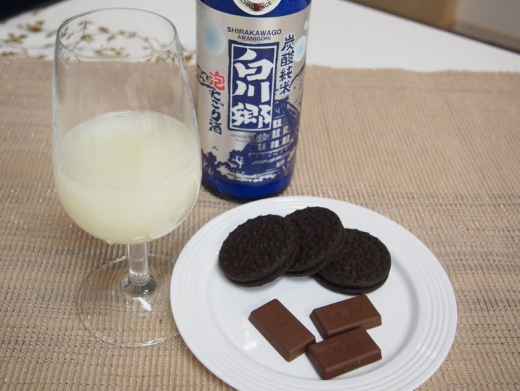 協議の結果、「泡にごり酒」に合うのは 「ミルクチョコレート」と「ココアビスケット」に決定!