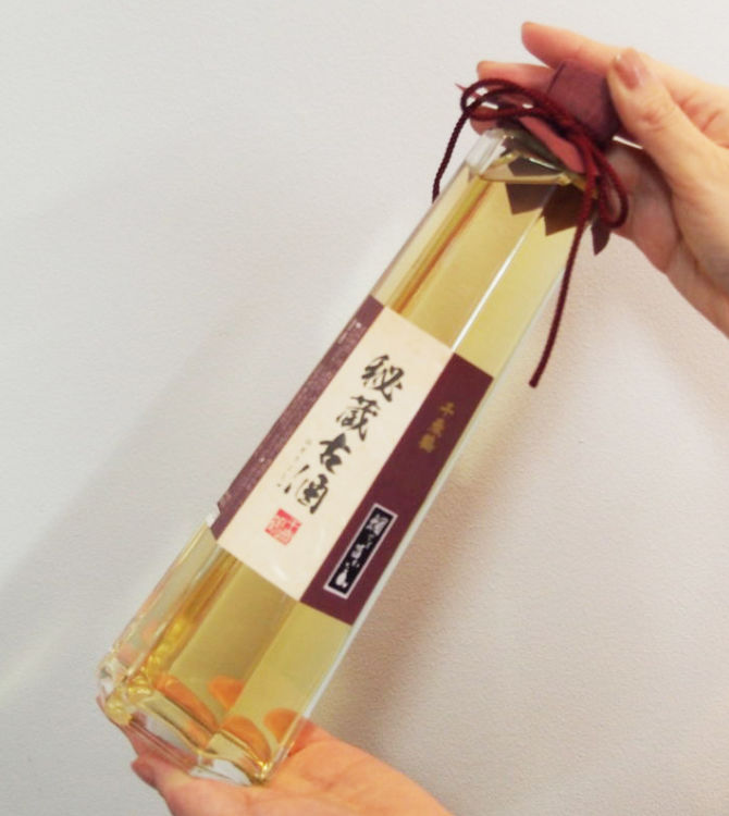 エントリーNo4 12年貯蔵古酒「千歳鶴 秘蔵古酒」