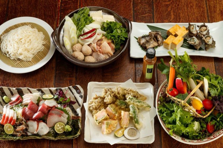 お酒の飲める飯屋、食事の出来る飲み屋 「都夏(つげ)」