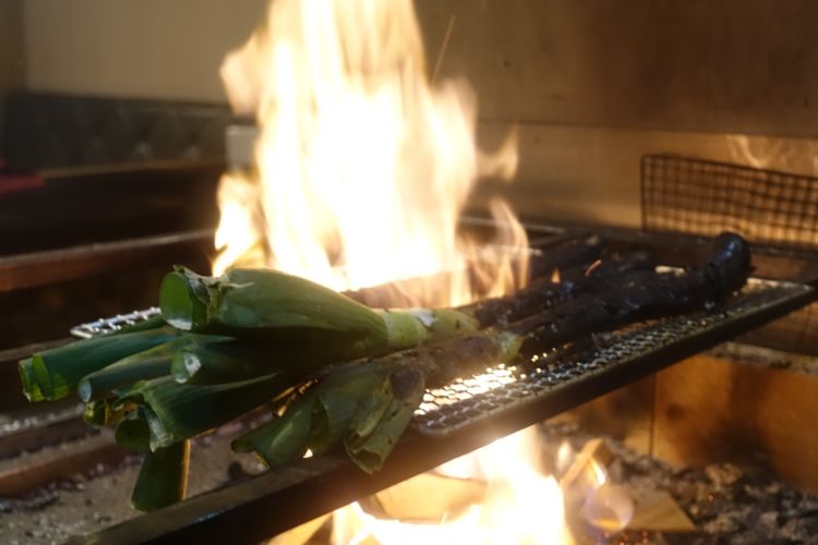 「ここまでやる?」と驚くほどにガンガンに焼きます。