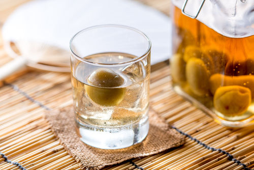 青梅と焼酎と氷砂糖で本格梅酒をつくろう!