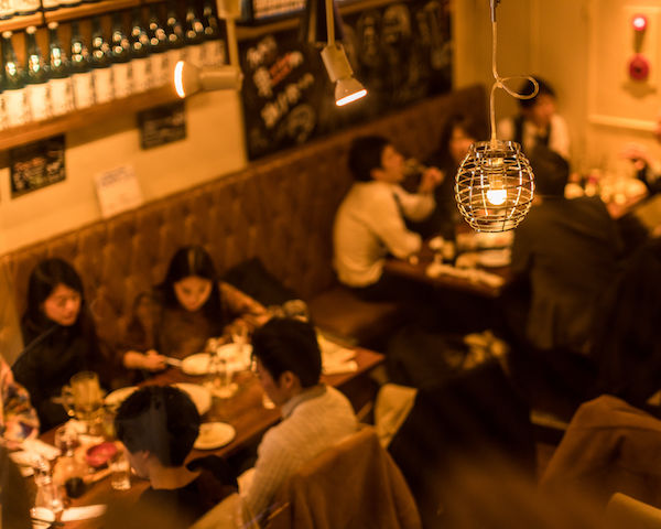 ワイングラスでおしゃれに日本酒! 女子待望の新感覚バルがオープン