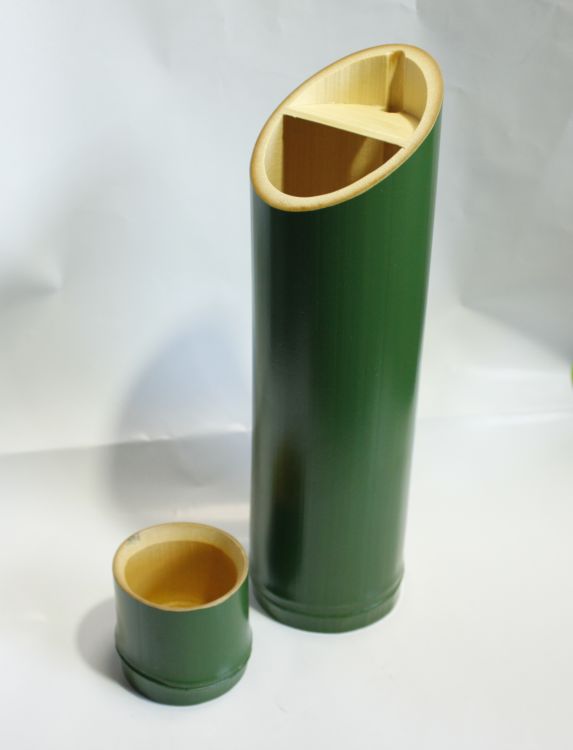 冷酒も燗酒もどちらもたのしめる竹の酒器
