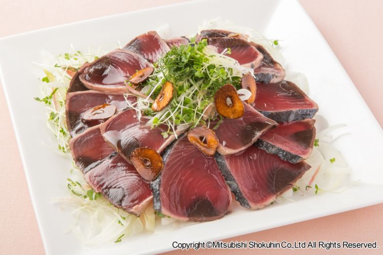 旬を味わう! お酒がすすむ「かつおの熱々オリーブオイルがけ」