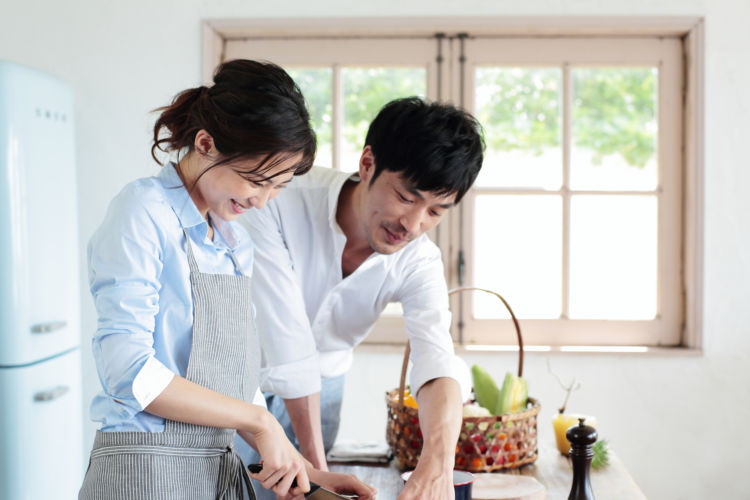 月末の金曜日はお家がレストラン 夫婦で作ろう!1時間で「初夏」の“涼味”コース