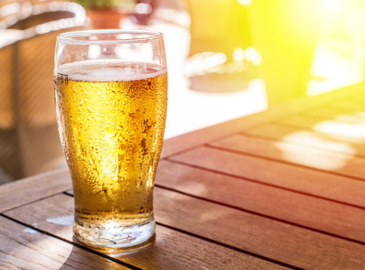 ビールで夢占い! 夢にビールが出てくる意味を解説