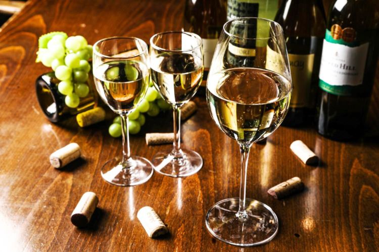 約100種類のワインをほぼ仕入れ値で飲める「会員価格システム」
