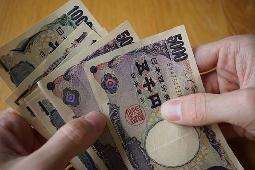 「魔王」を定価で入手する方法は?