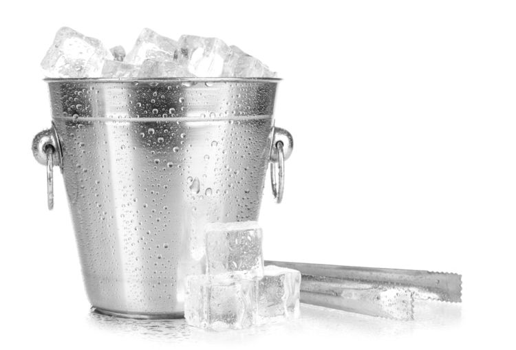 カクテル作りに欠かせない氷選びのコツ